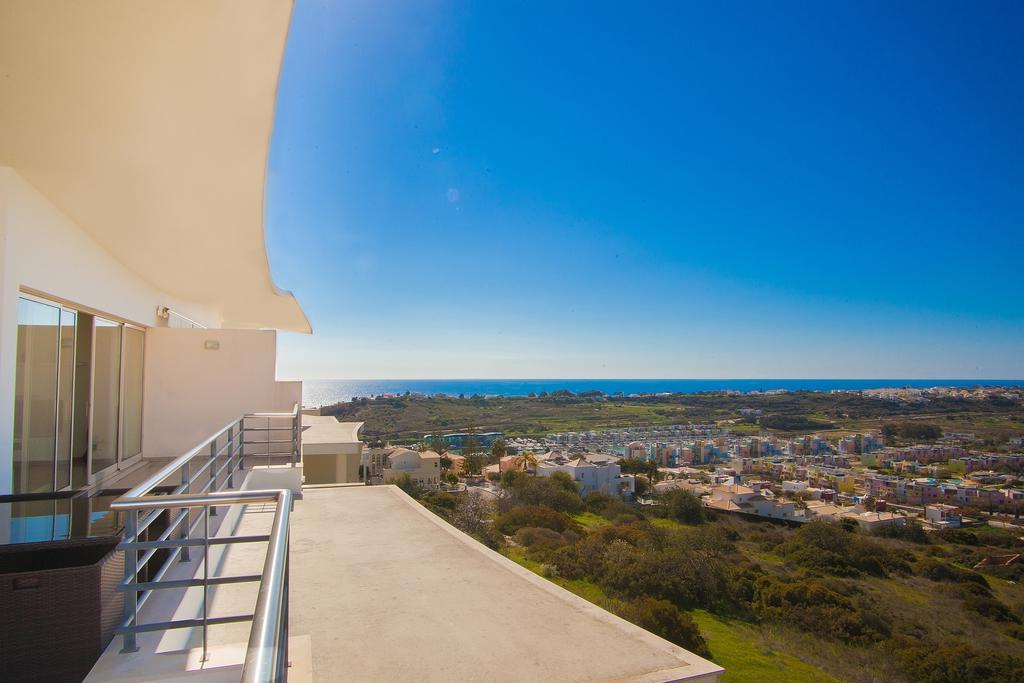 Апартаменты Sea View Penthouse In Албуфейра Номер фото