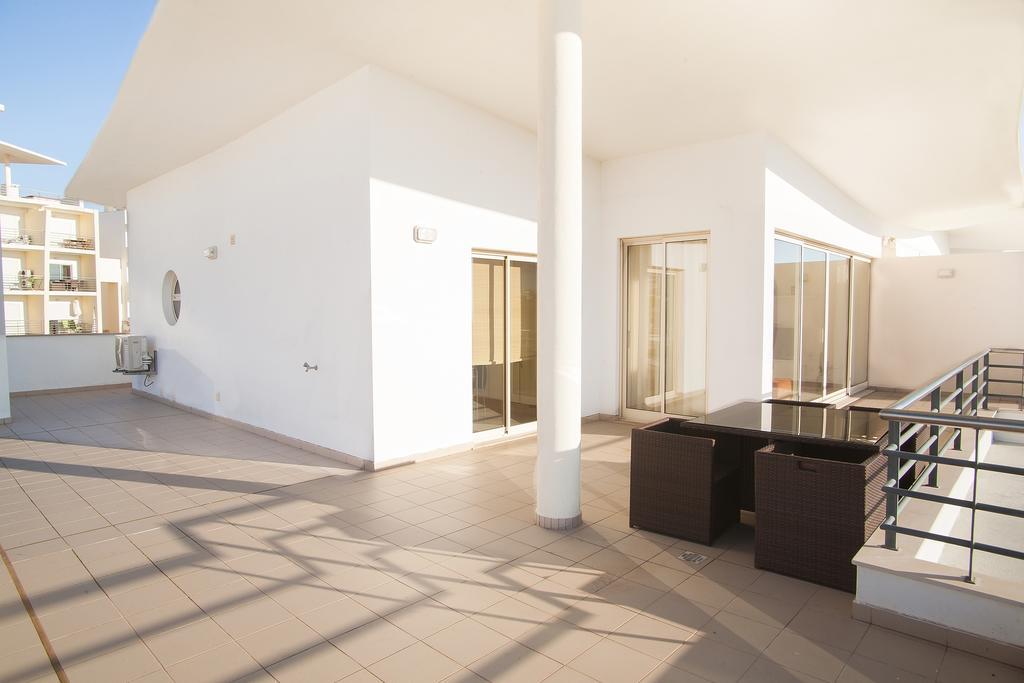 Апартаменты Sea View Penthouse In Албуфейра Номер фото