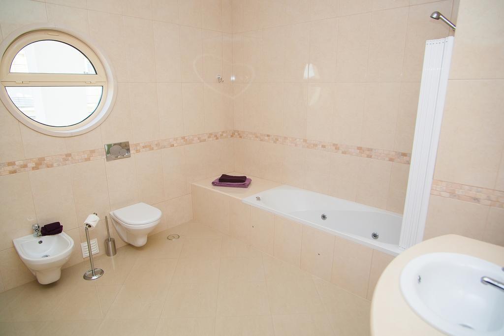 Апартаменты Sea View Penthouse In Албуфейра Номер фото